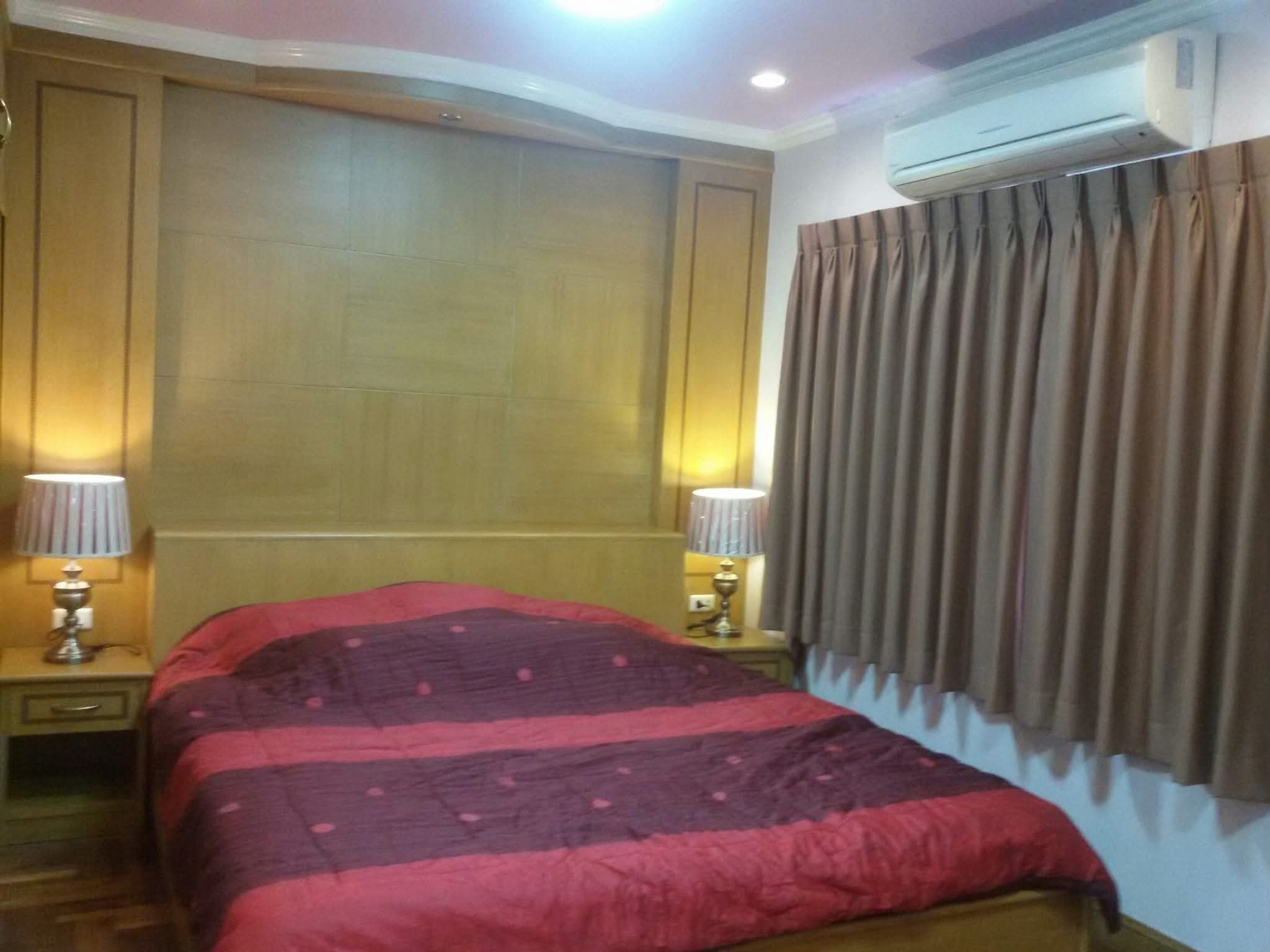 Detached House For Rent