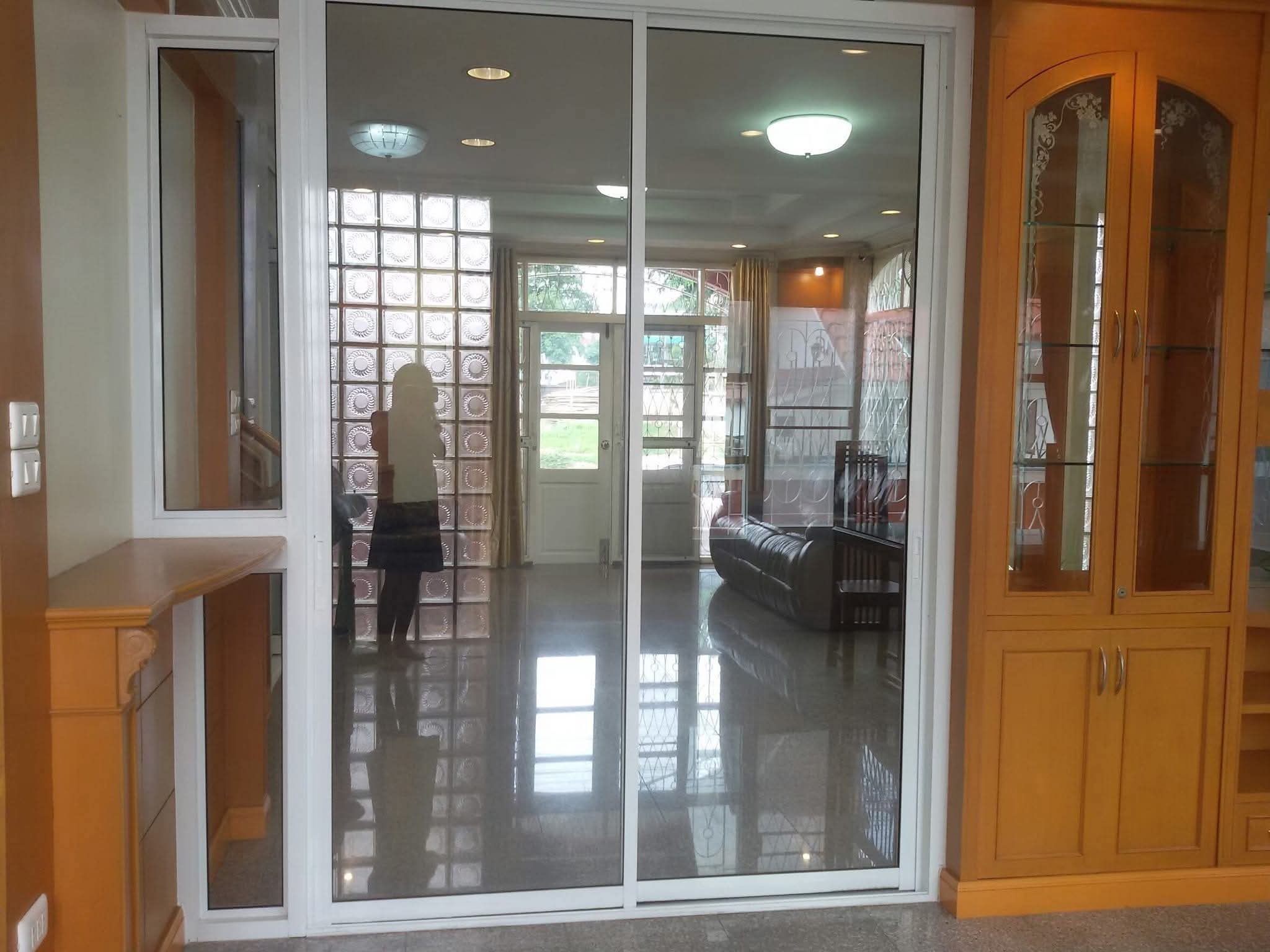 Detached House For Rent