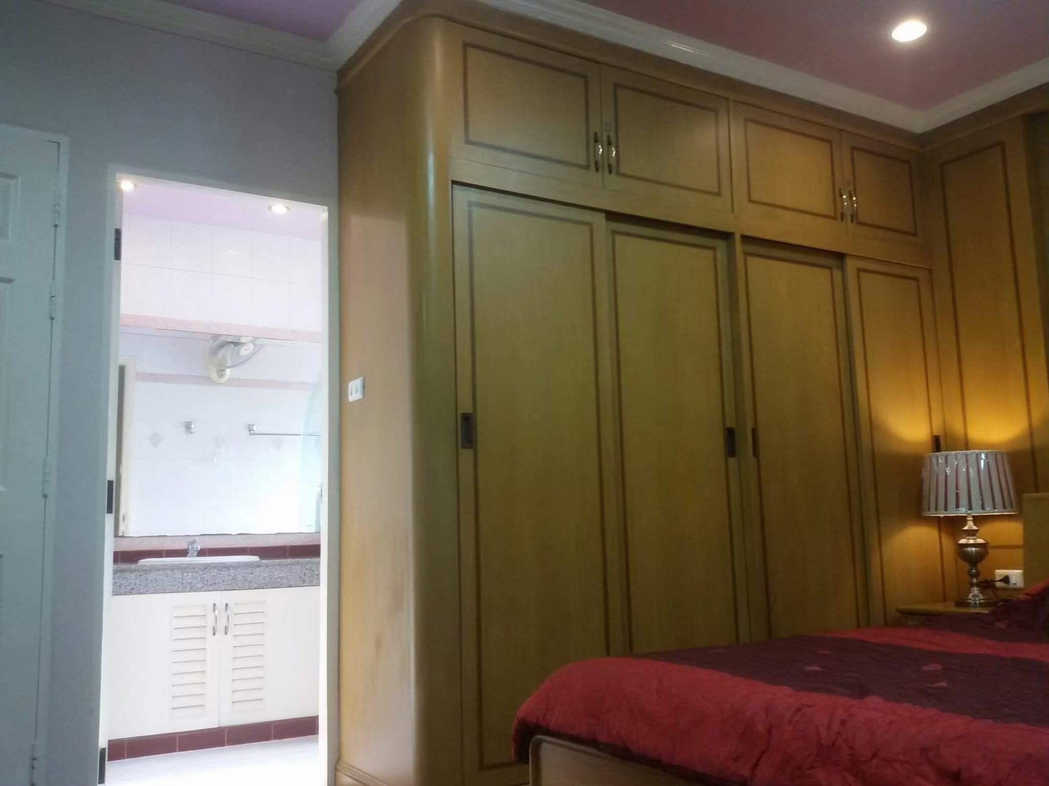 Detached House For Rent