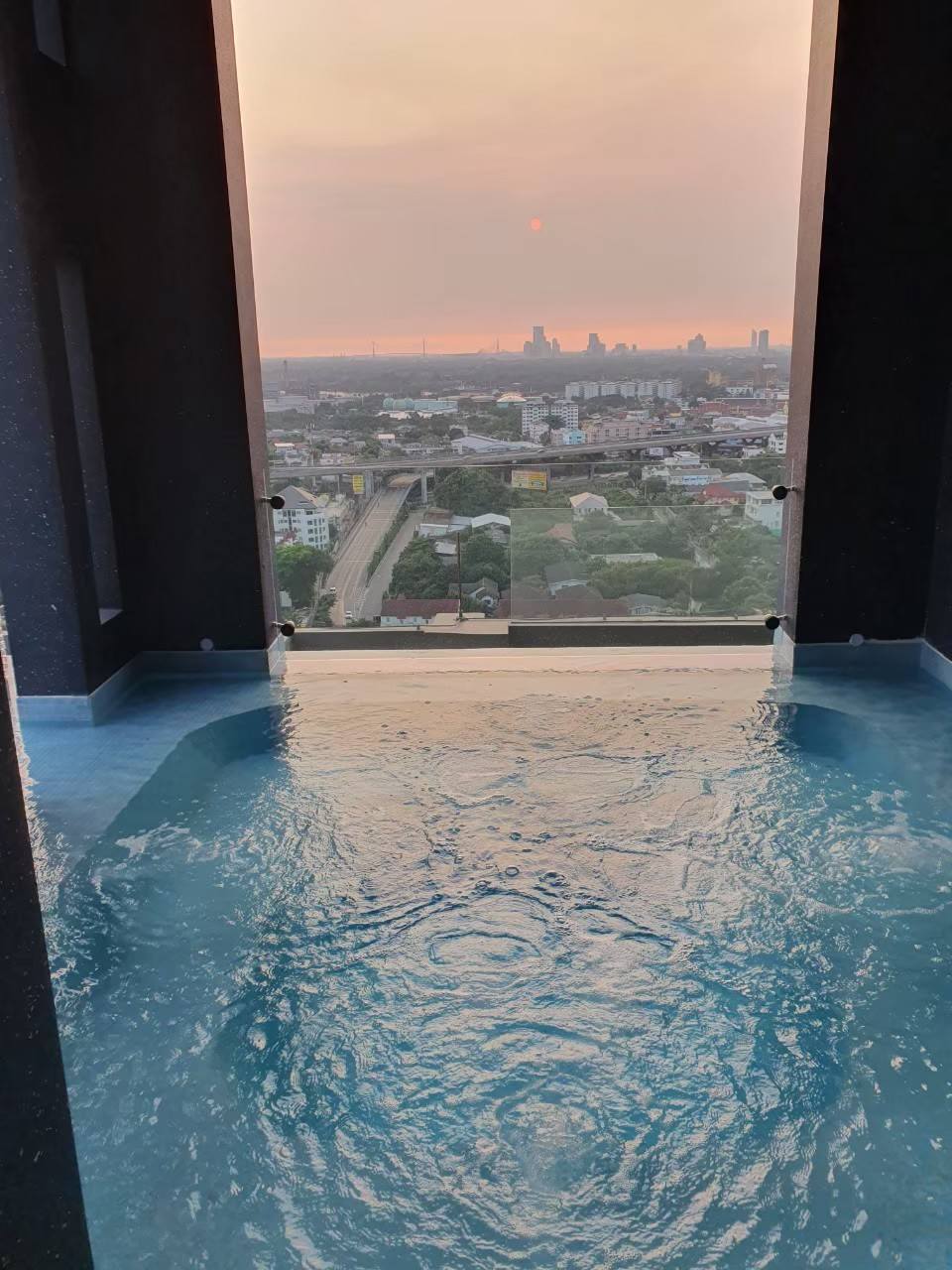 One Bedroom Condo For Rent