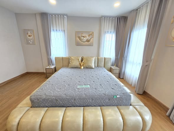 Detached House For Rent