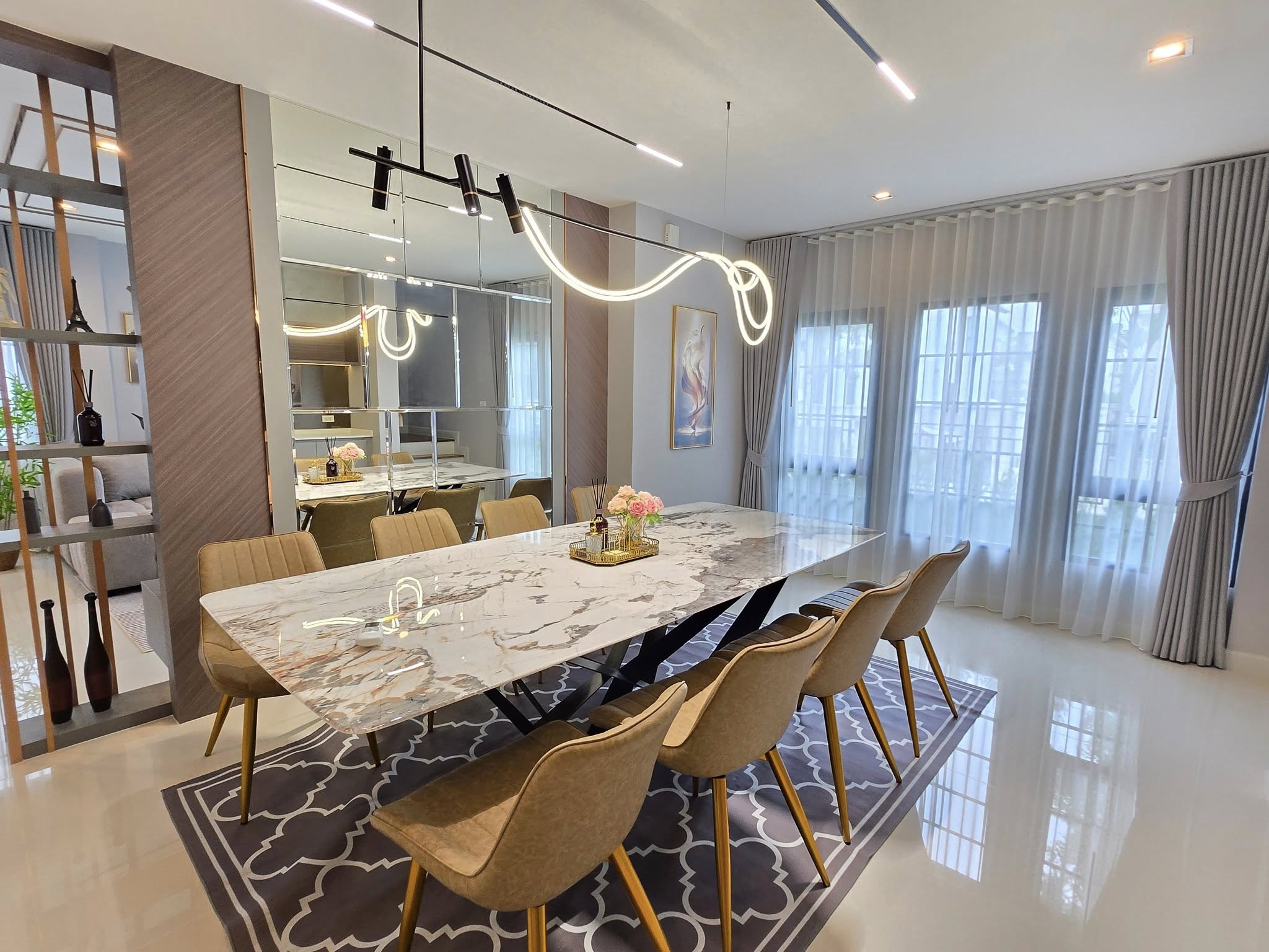 Detached House For Rent