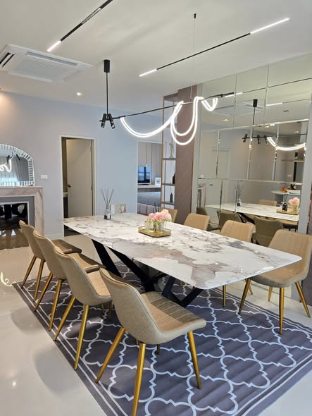 Detached House For Rent