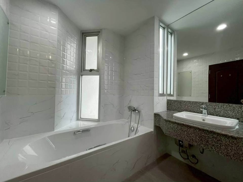 Two Bedroom Condo For Rent