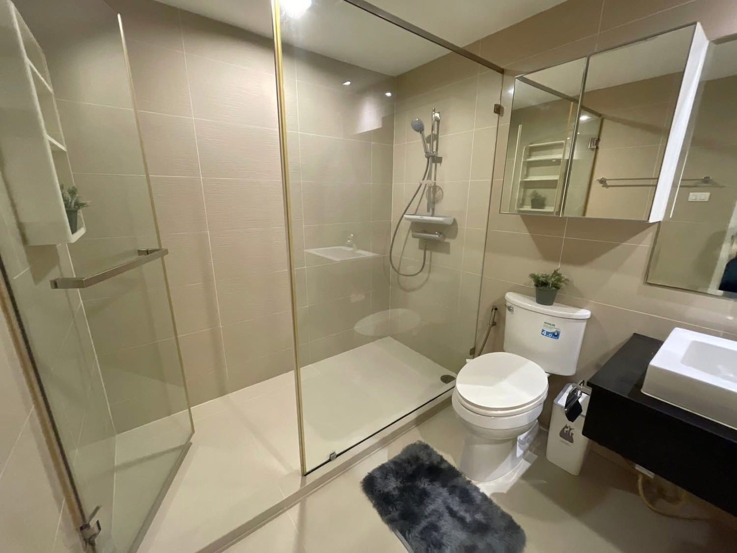 Three Bedroom Condo For Rent