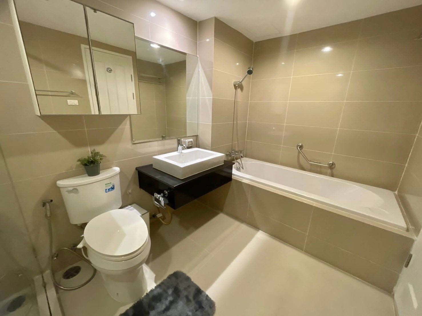 Three Bedroom Condo For Rent