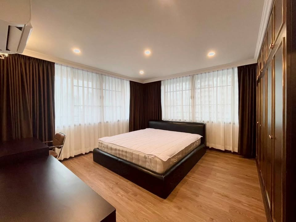 Three Bedroom Condo For Rent