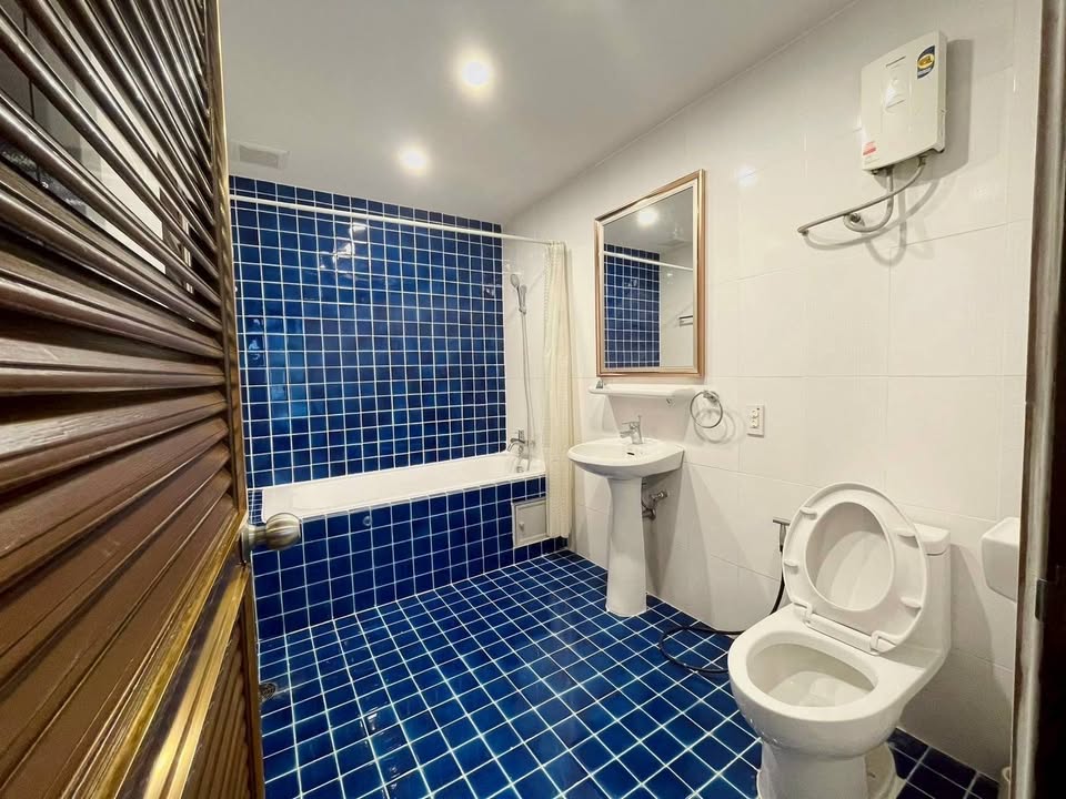 Three Bedroom Condo For Rent