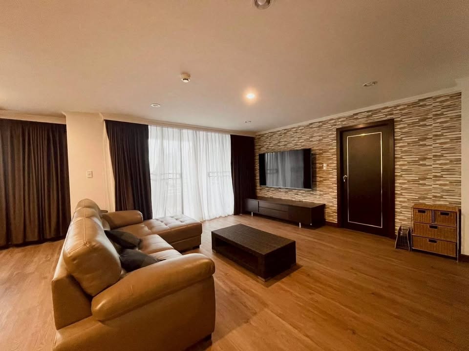 Three Bedroom Condo For Rent