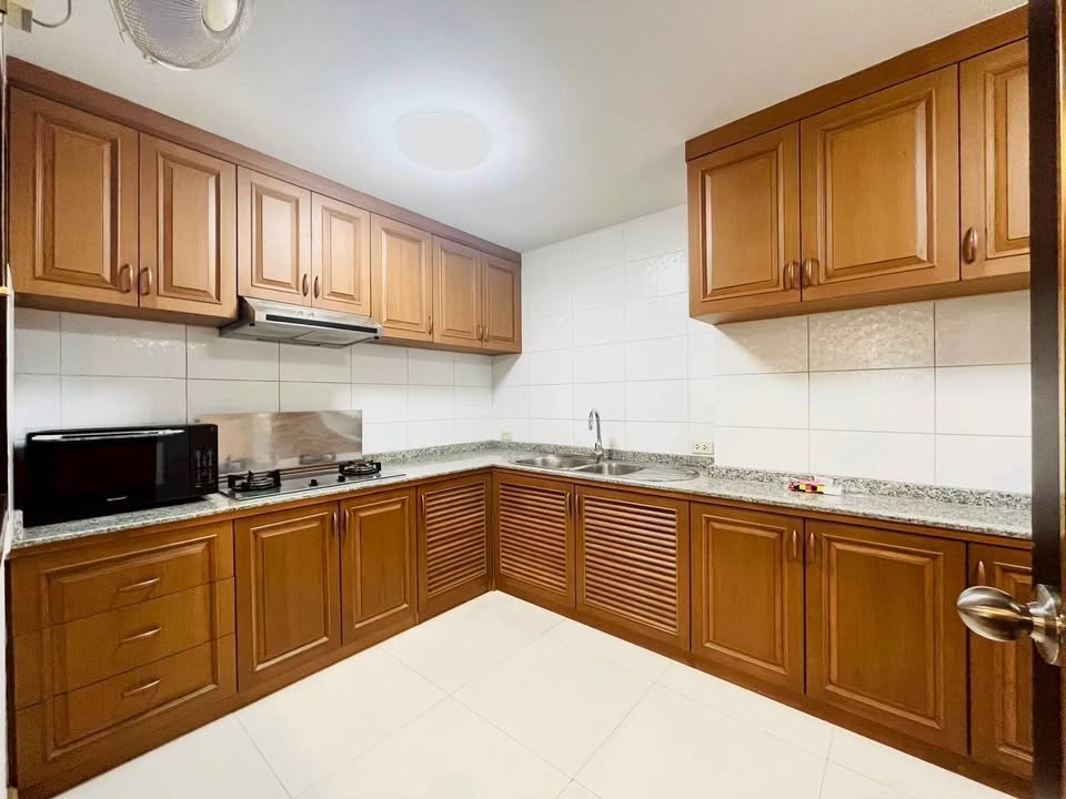 Three Bedroom Condo For Rent