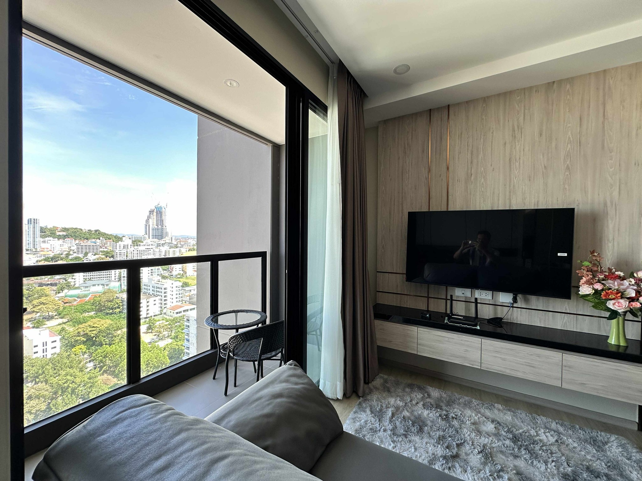 One Bedroom Condo For Rent
