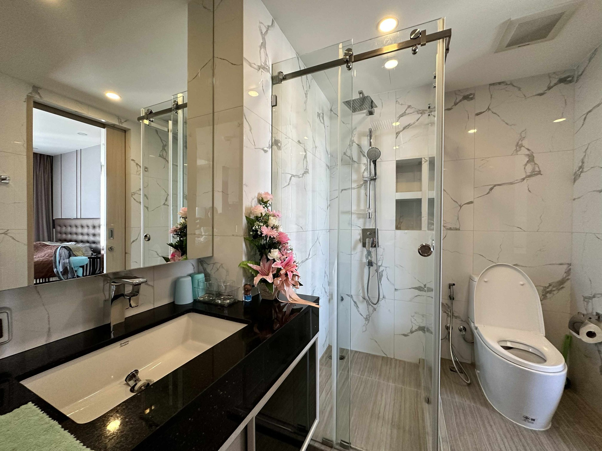 One Bedroom Condo For Rent