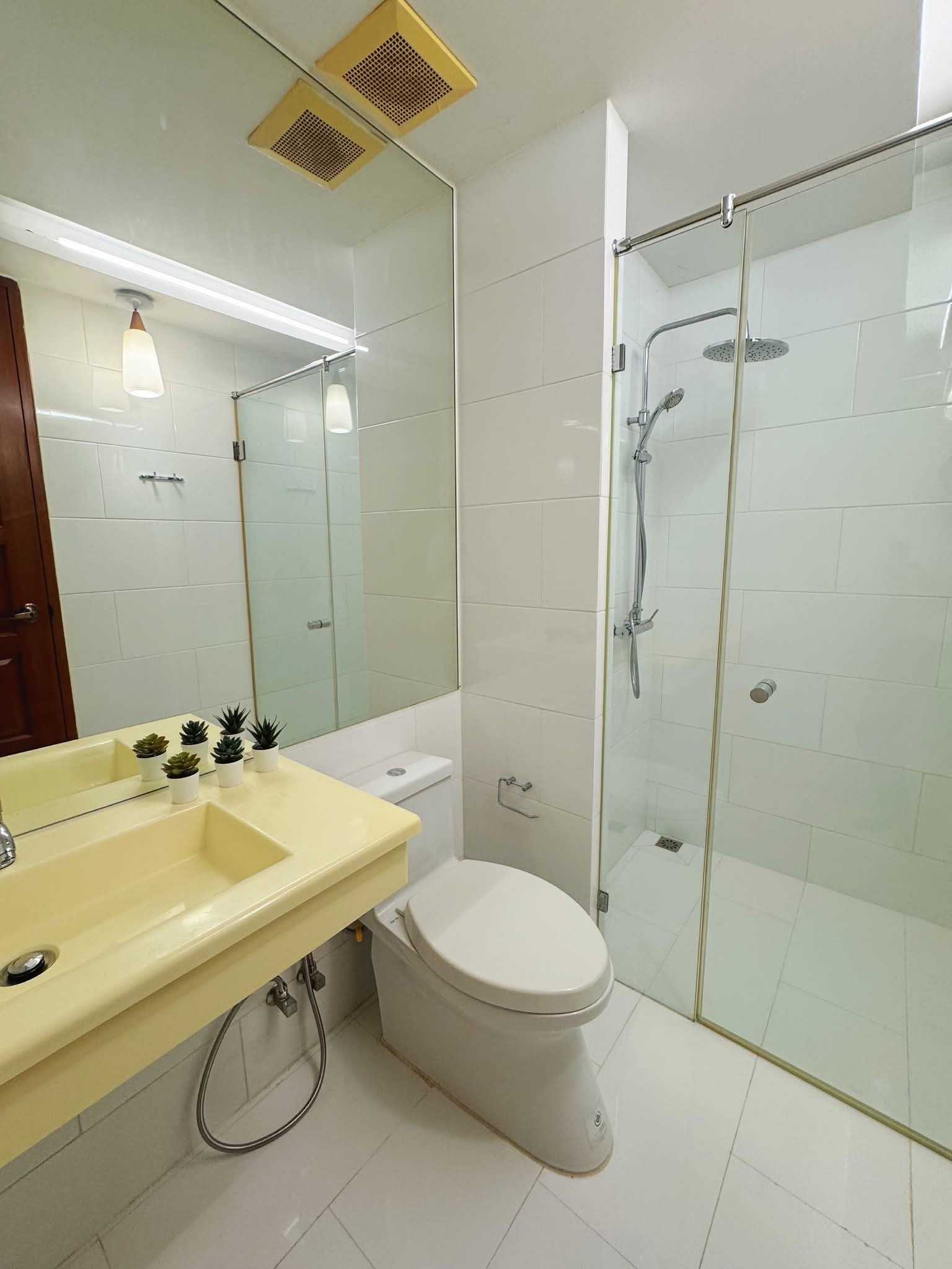 One Bedroom Condo For Rent