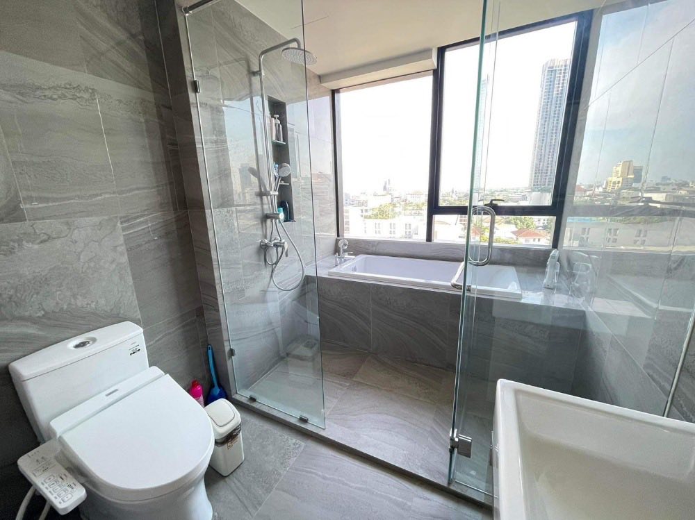 One Bedroom Condo For Rent