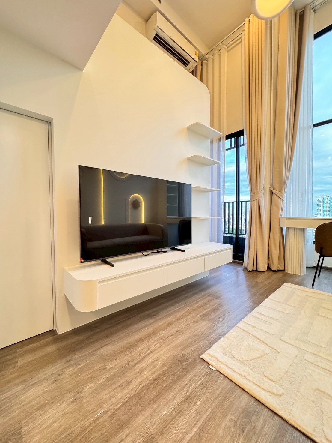 One Bedroom Condo For Rent