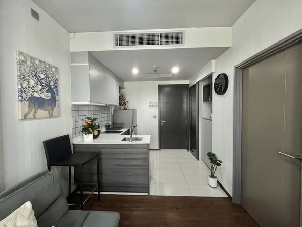 One Bedroom Condo For Rent