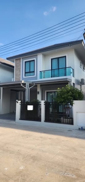 Detached House For Rent