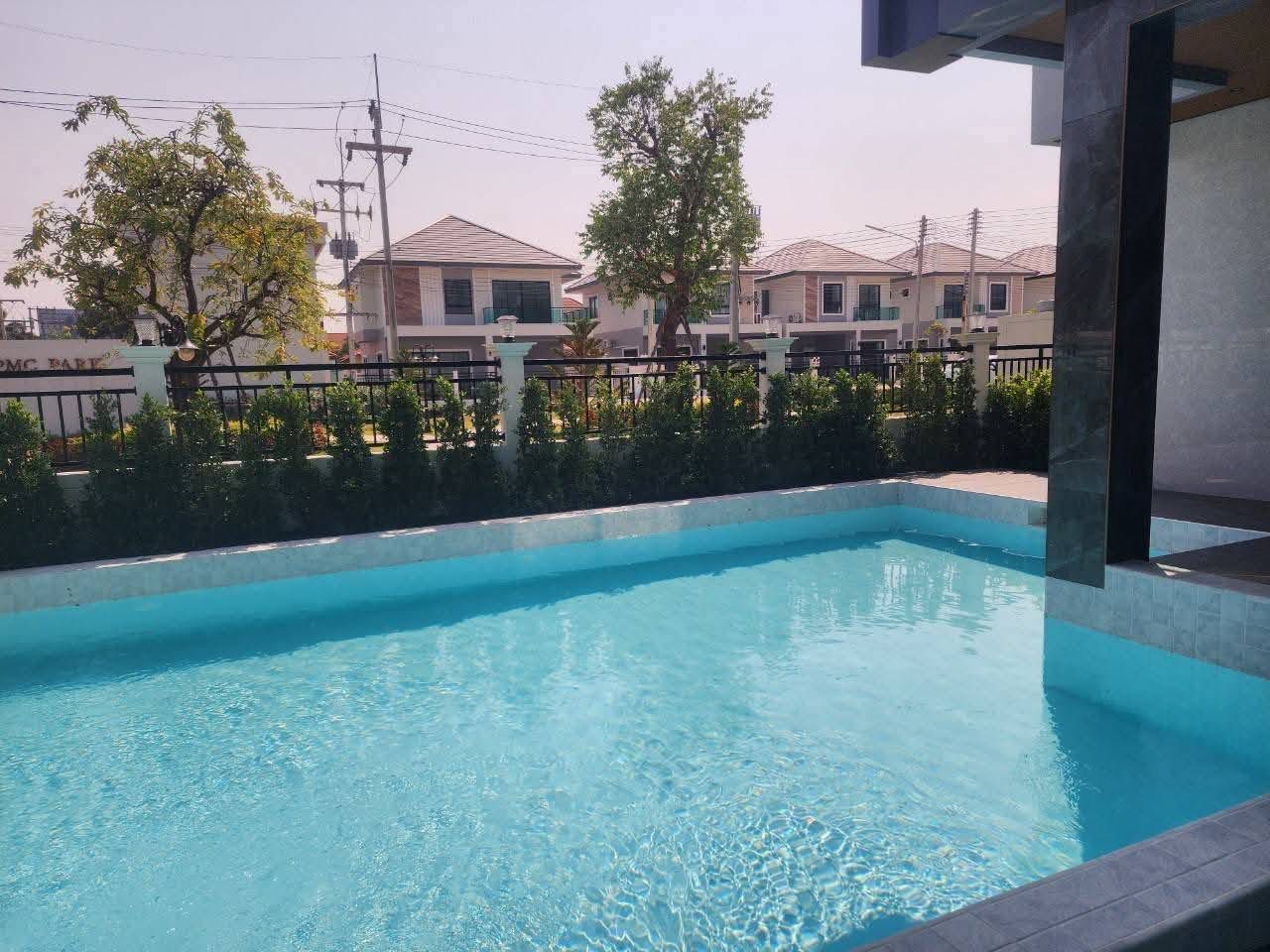 Detached House For Rent