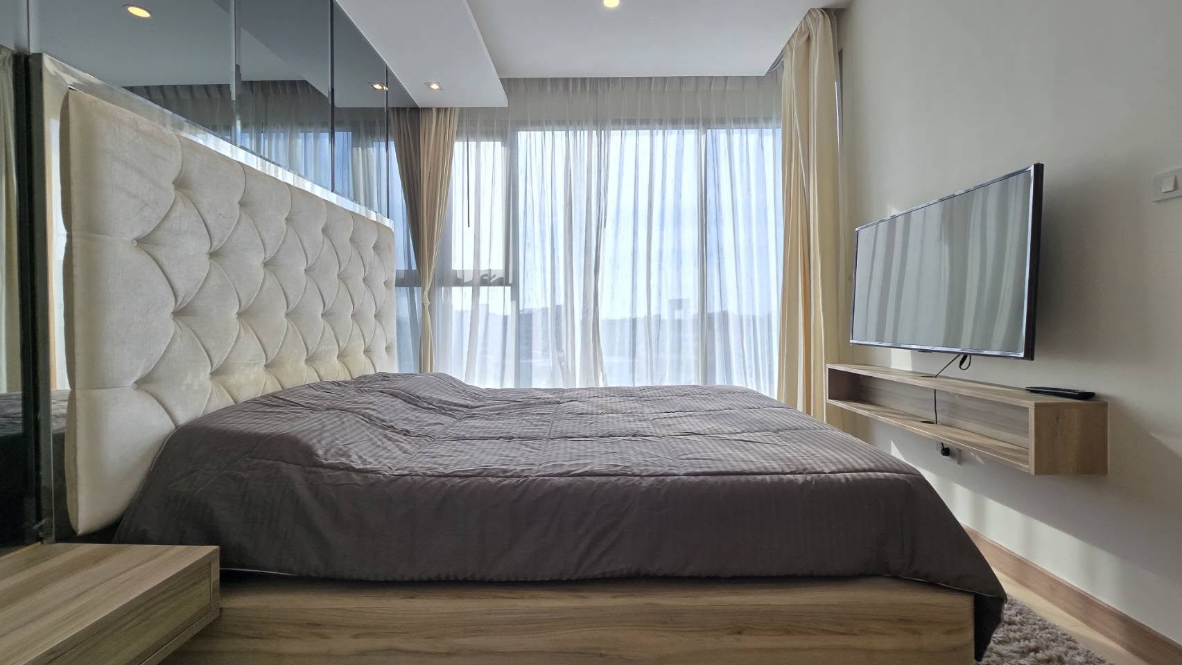 One Bedroom Condo For Rent