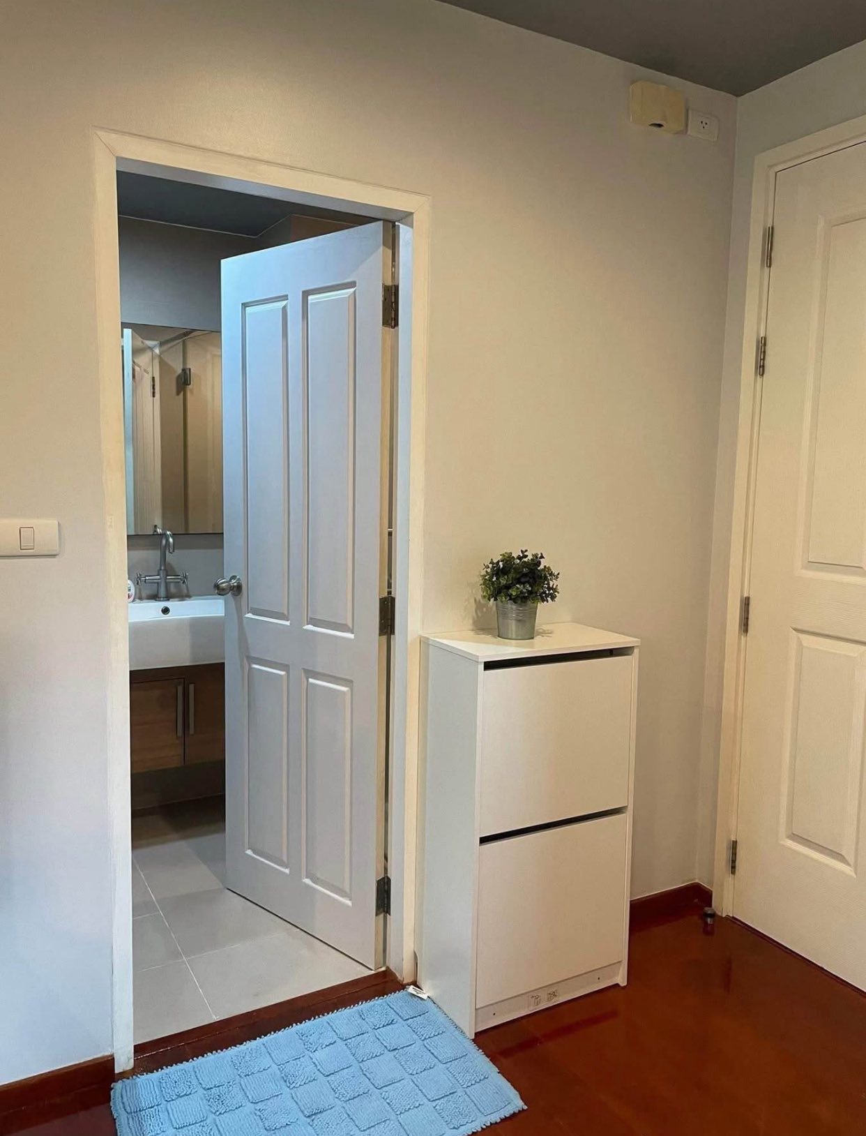 One Bedroom Condo For Rent