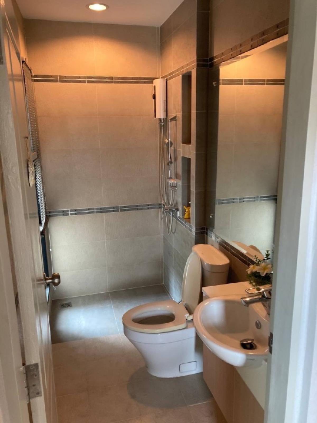 Detached House For Rent