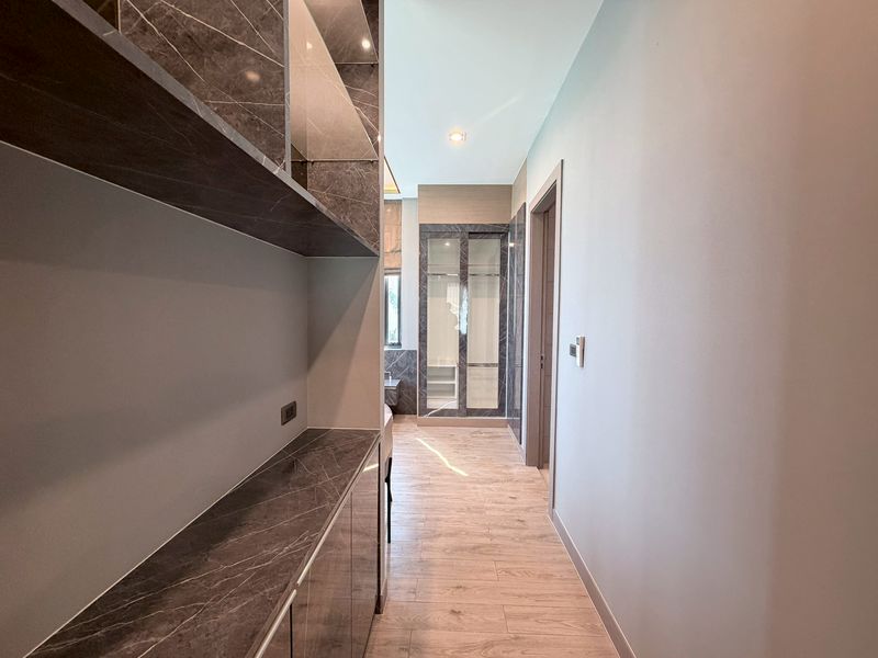 Detached House For Rent