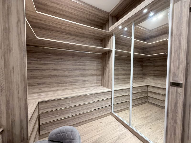 Detached House For Rent