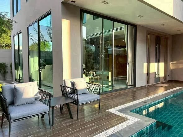 Detached House For Rent