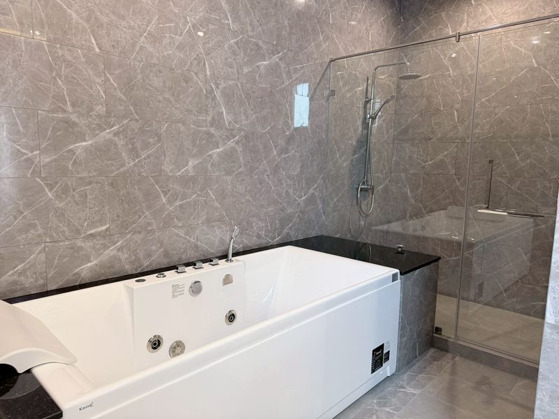 Detached House For Rent