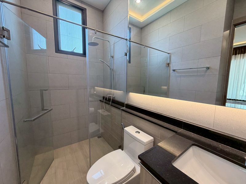 Detached House For Rent