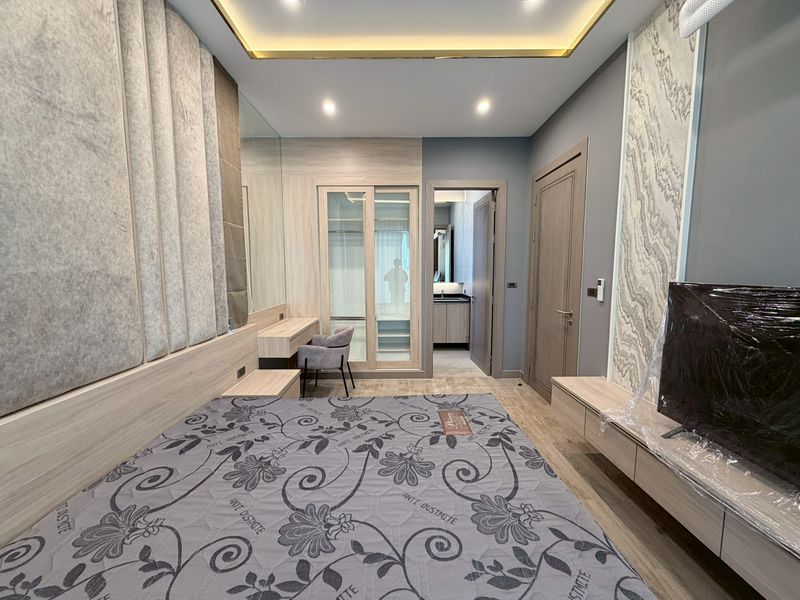 Detached House For Rent