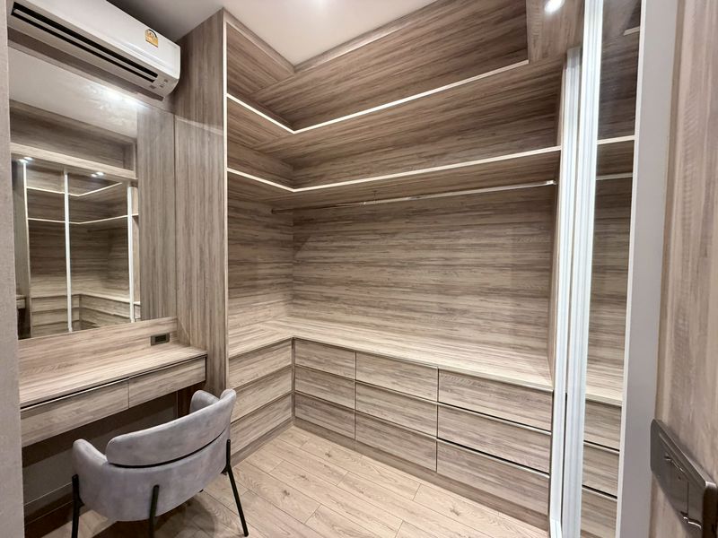 Detached House For Rent