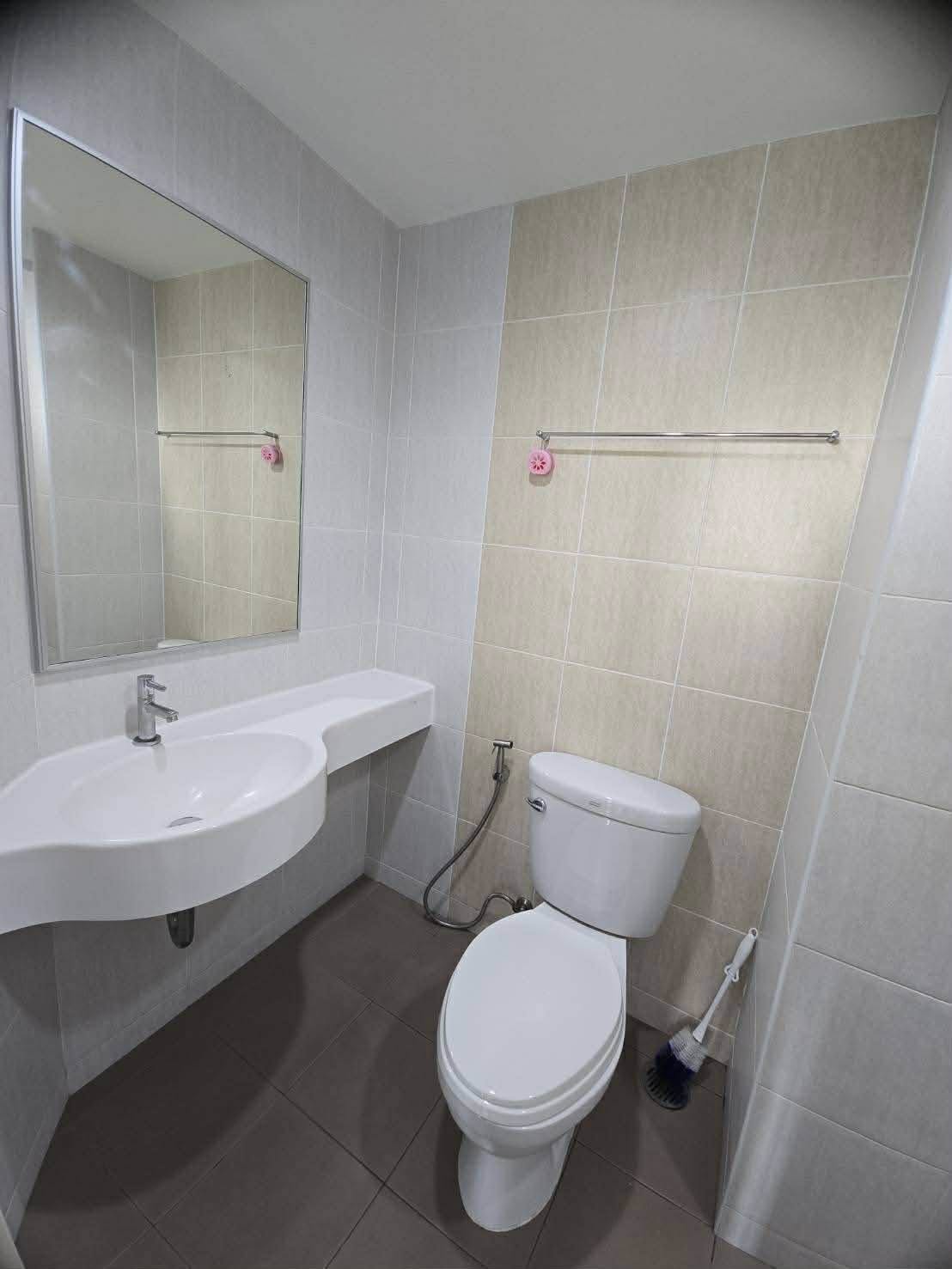 One Bedroom Condo For Rent