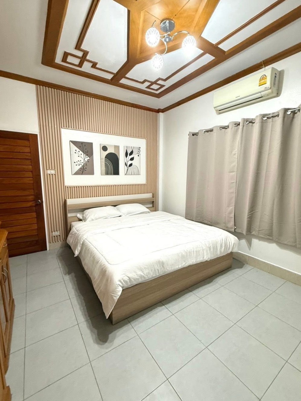 Detached House For Rent