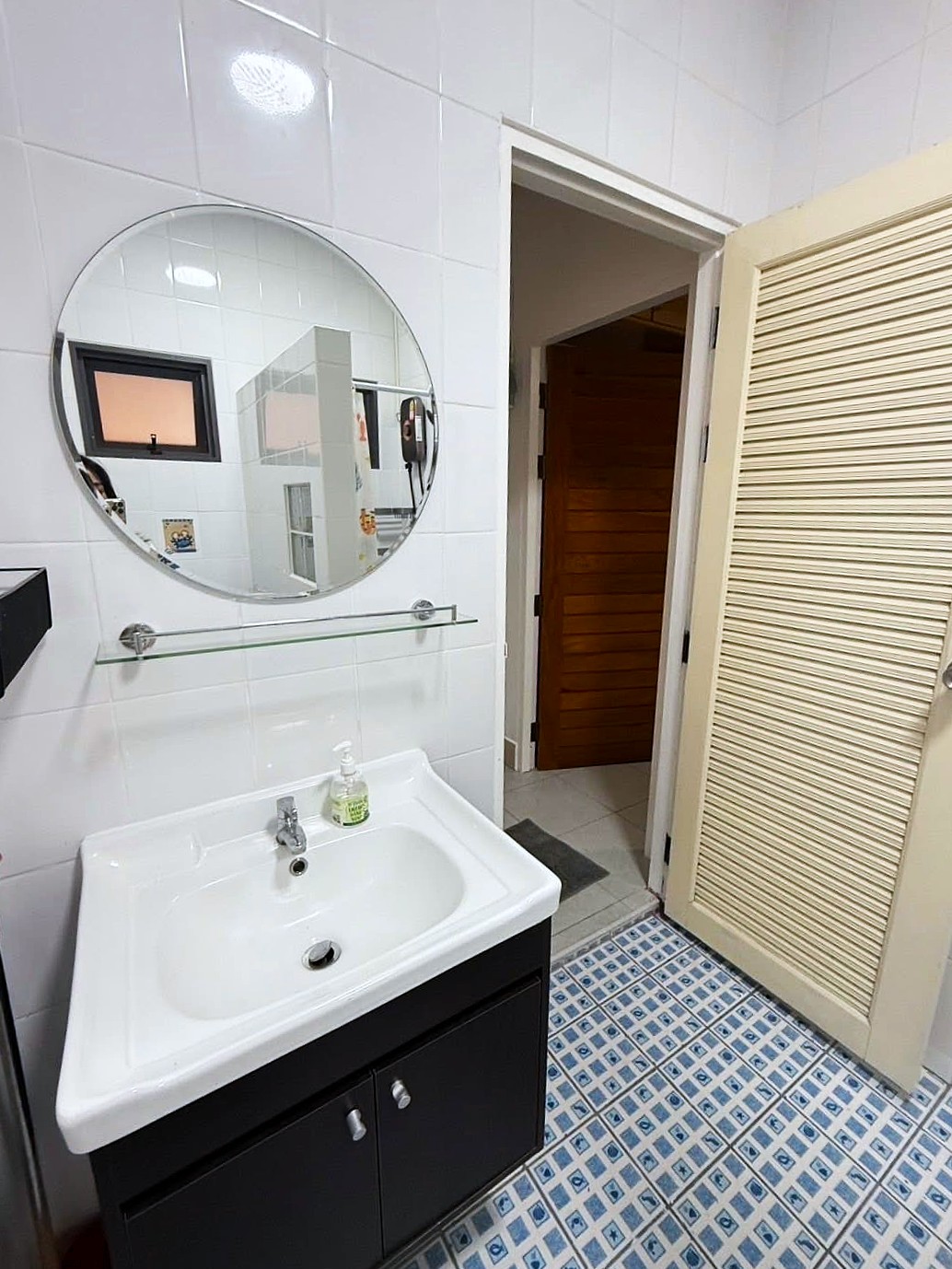 Detached House For Rent