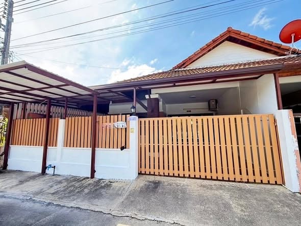 Detached House For Rent