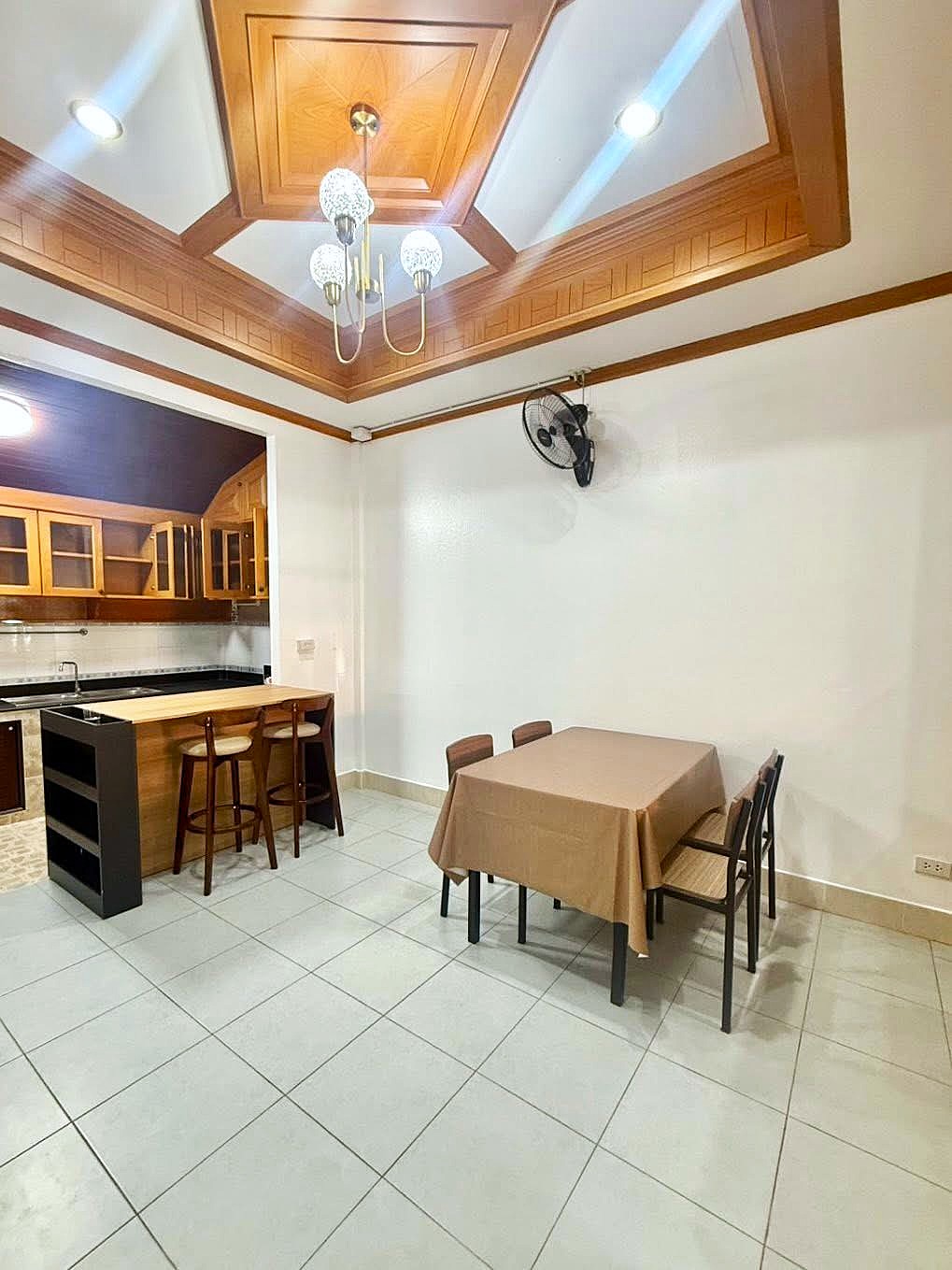 Detached House For Rent