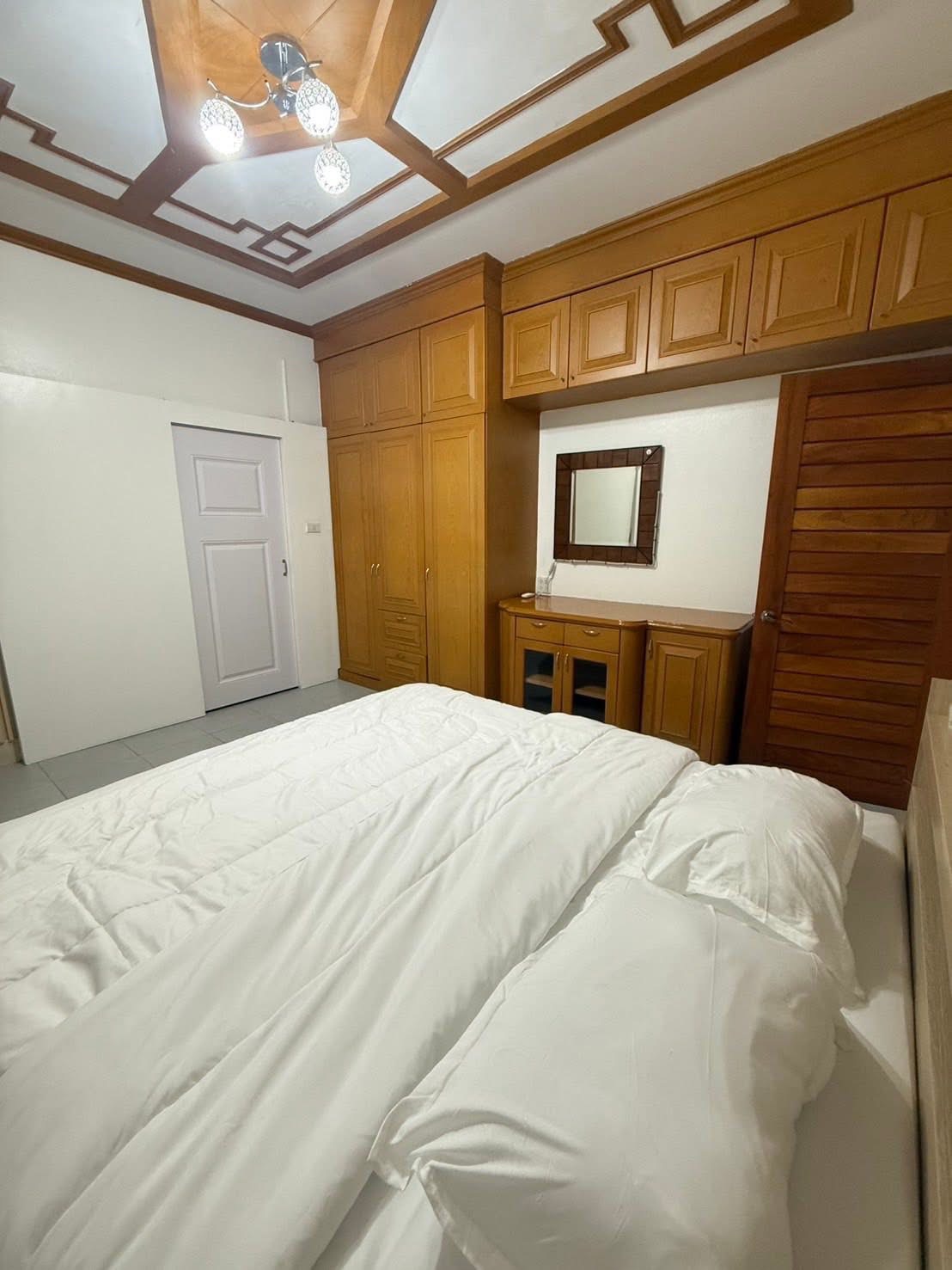 Detached House For Rent