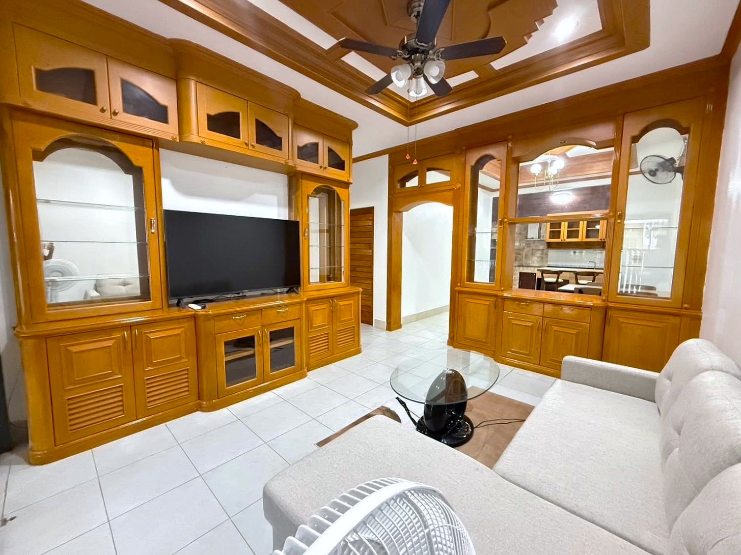 Detached House For Rent