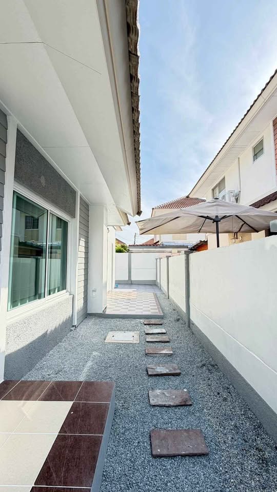 Detached House For Sale