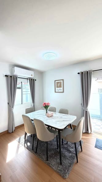 Detached House For Sale