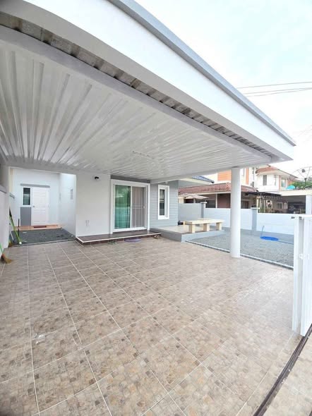 Detached House For Sale