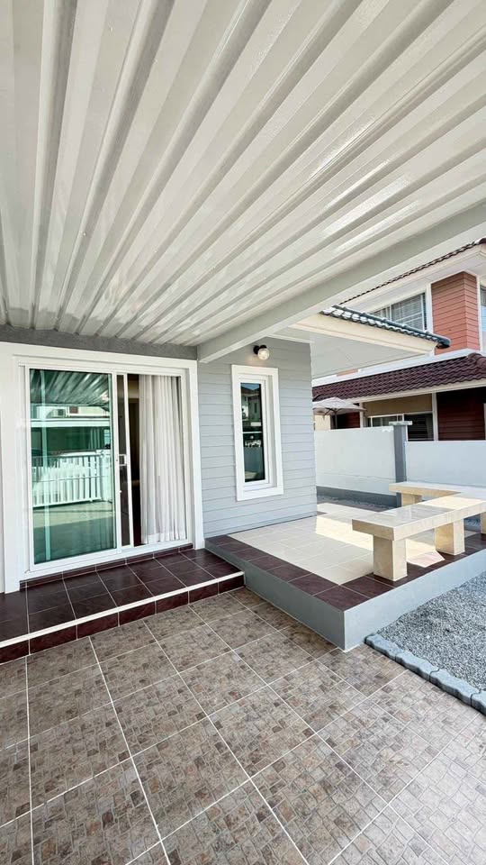 Detached House For Sale