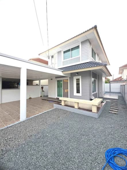 Detached House For Sale