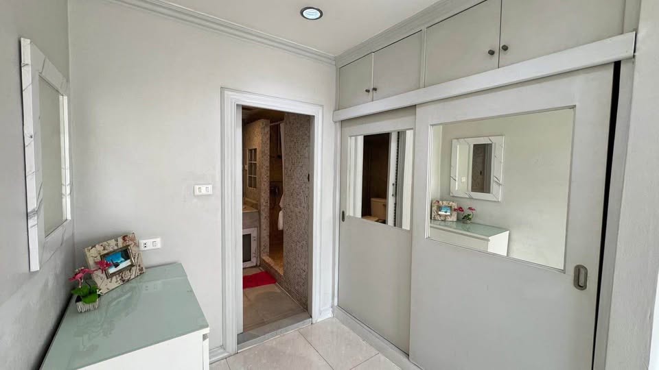 One Bedroom Condo For Rent