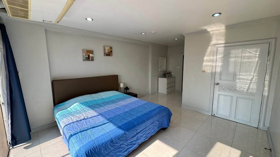 One Bedroom Condo For Rent