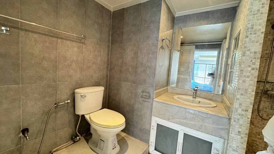 One Bedroom Condo For Rent