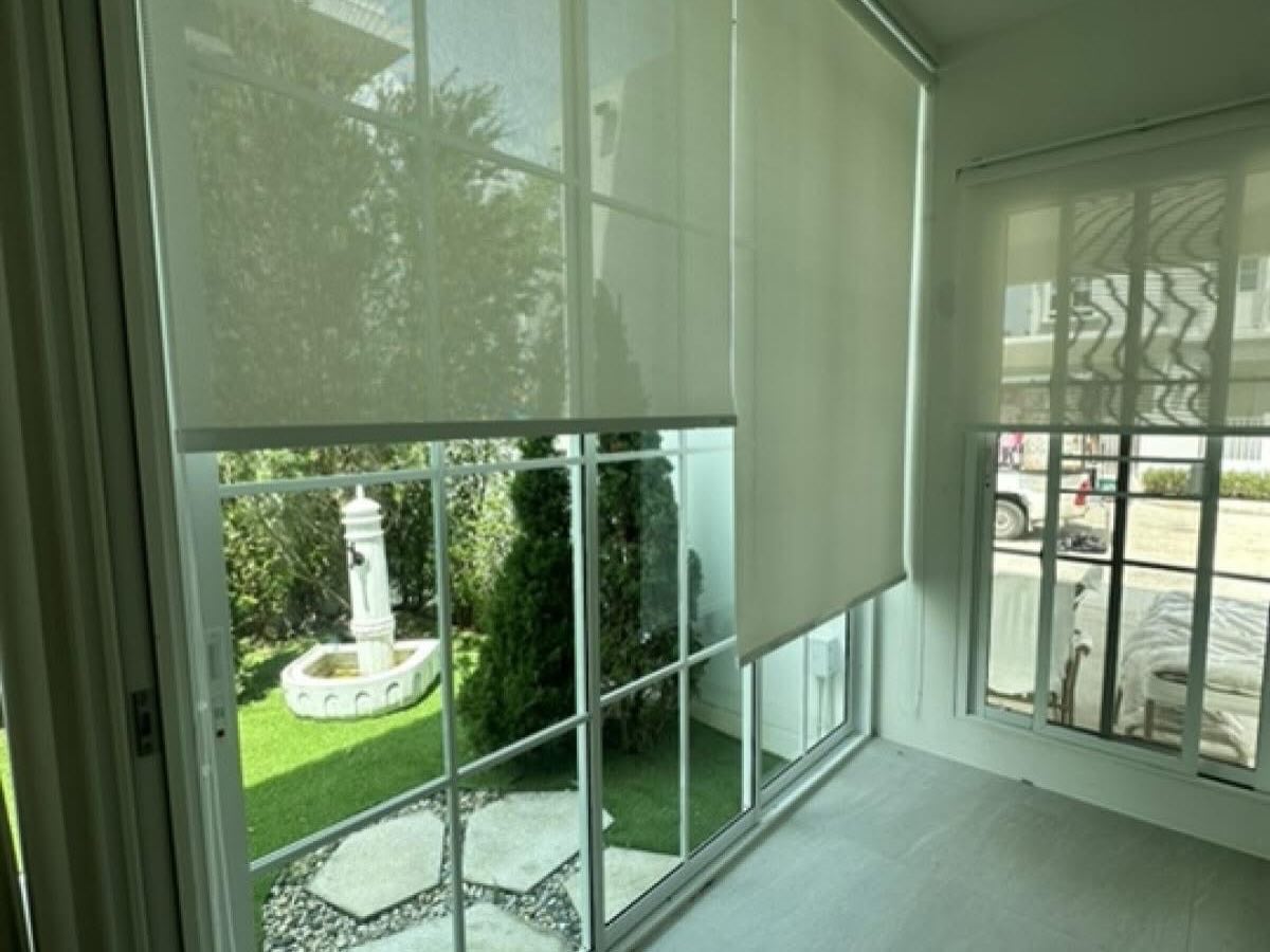 Detached House For Rent