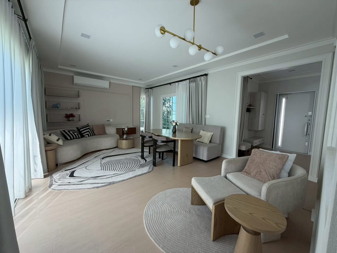 Detached House For Rent