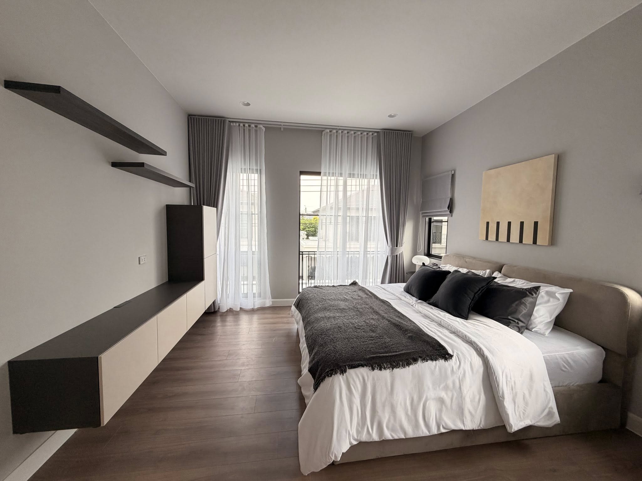 Detached House For Rent